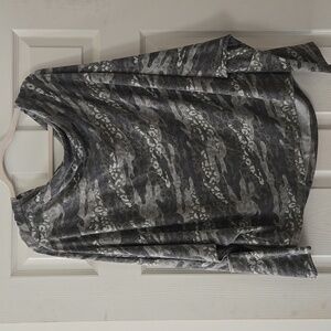 NWT Elan Super Soft Dolman Sleeve Animal Print Camoflauge Olive Green